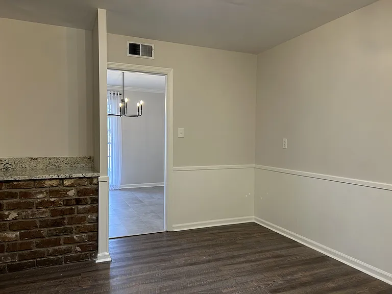 609 Windsor Rd — Photo 12