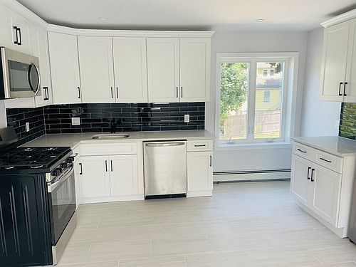 2nd image of 20 Hill St
