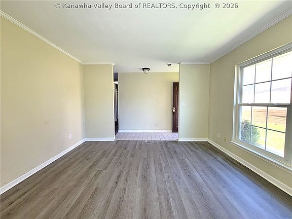 3rd image of 301 Bow Hunter Rd