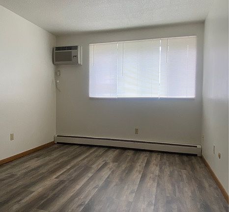 4th image of 510 3rd Ave S #103