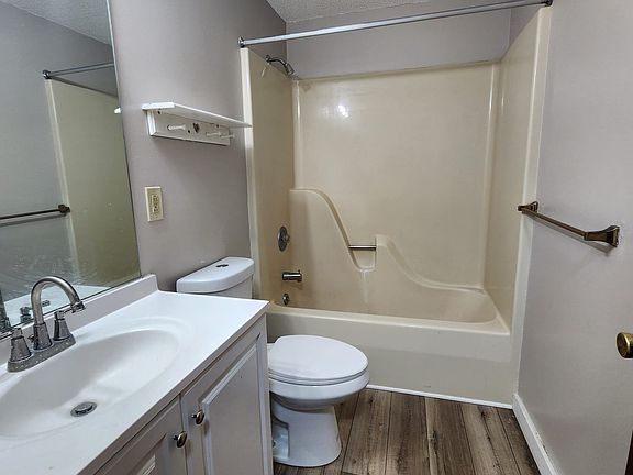 5th image of 42 Dakota St APT 2A