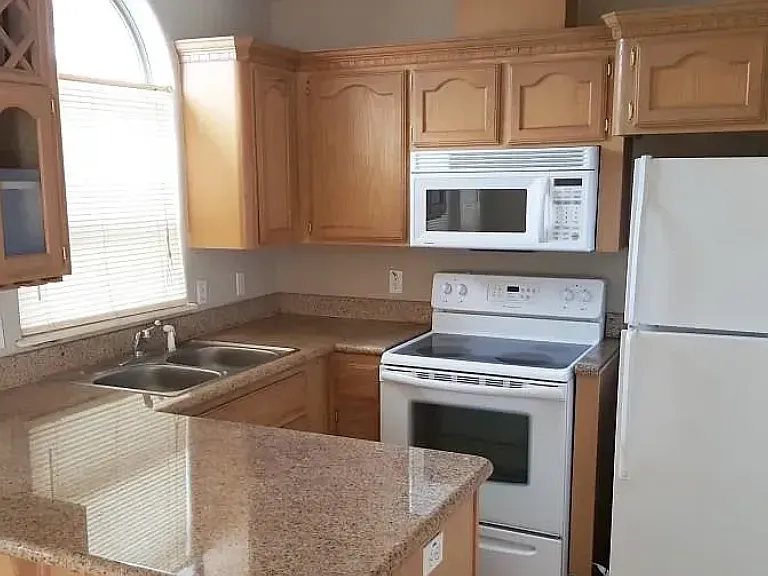 1002 S Palm Dr #3 — Photo 3