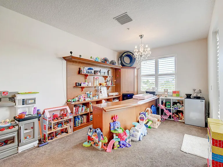 4930 NW 15th Ave — Photo 26
