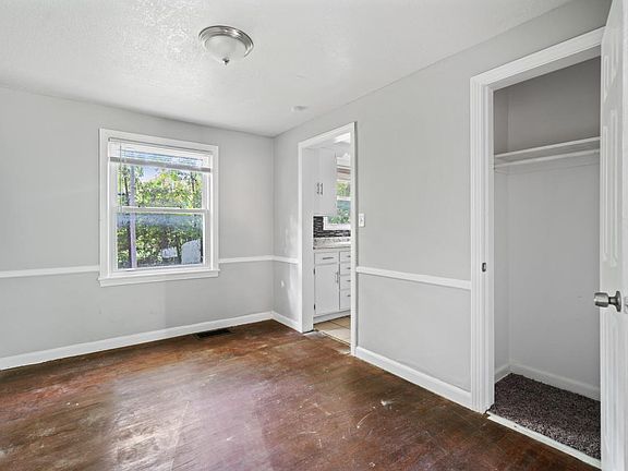 4th image of 2801 E 62nd St