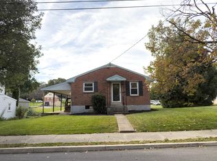 432 E Main St, Lititz, PA 17543