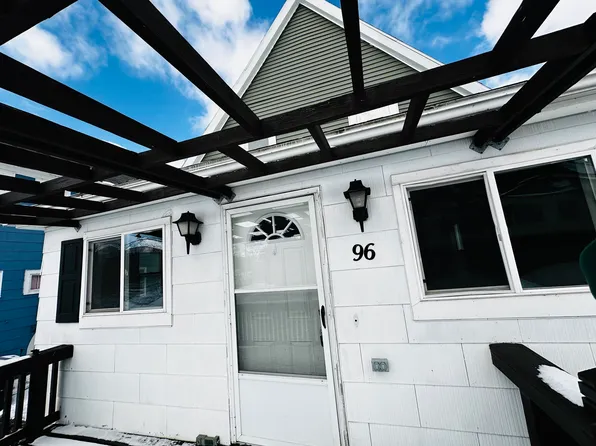 96 Arnold Pl APT 1, Buffalo, NY 14218