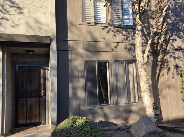 897 Greenfield Ave, Hanford, CA 93230