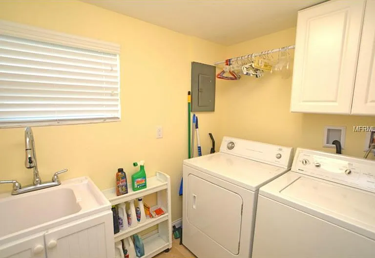 1835 Tulip Dr — Photo 8