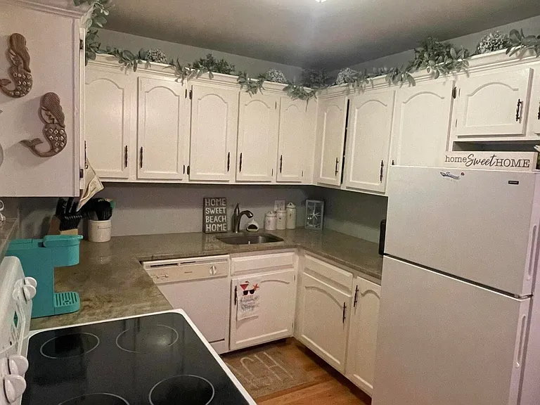 330 Shore Dr #24 — Photo 6