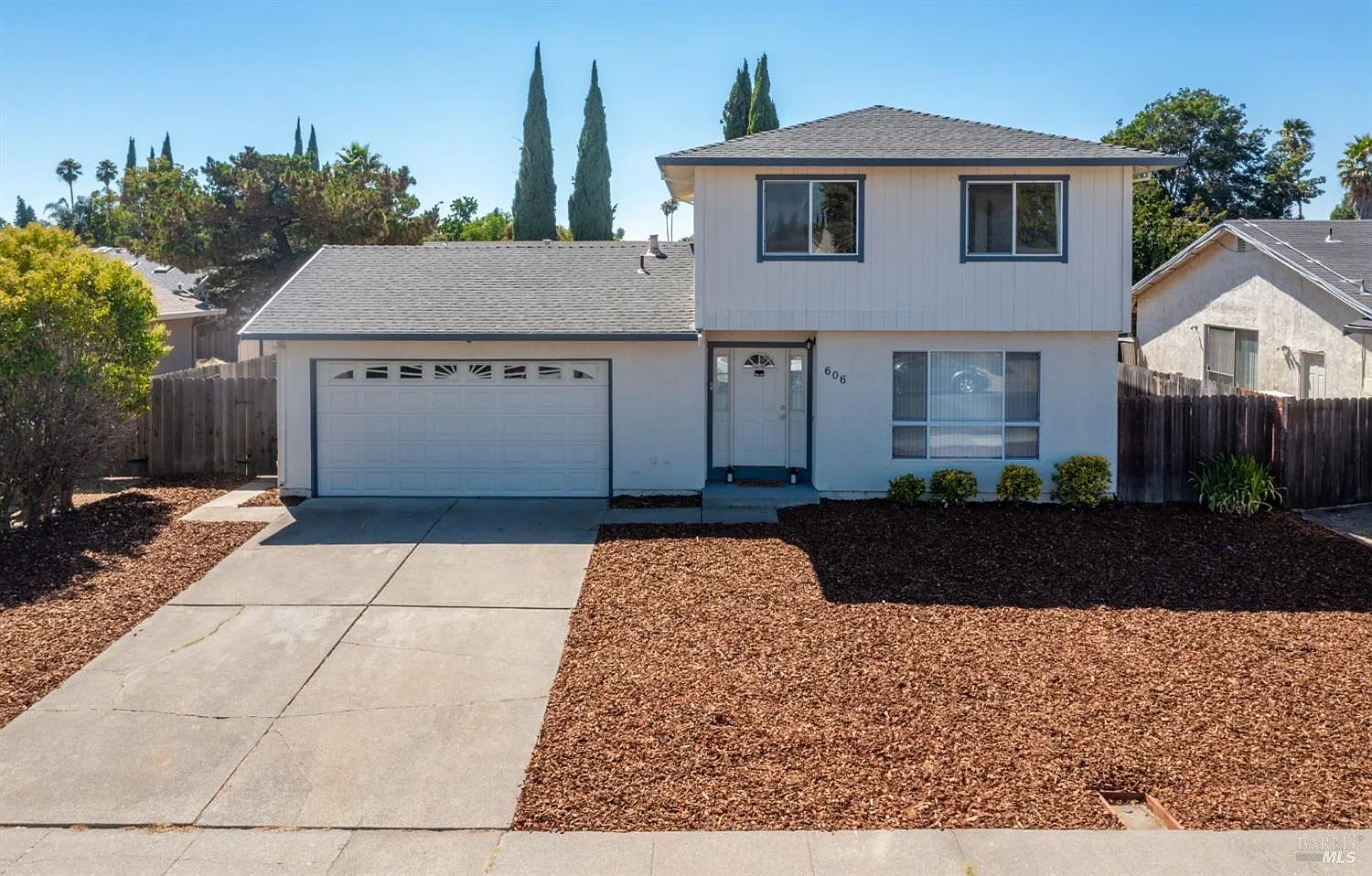 606 Skylark Drive photo 1