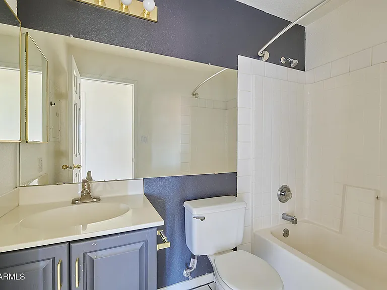 1001 N Pasadena St #61 — Photo 8