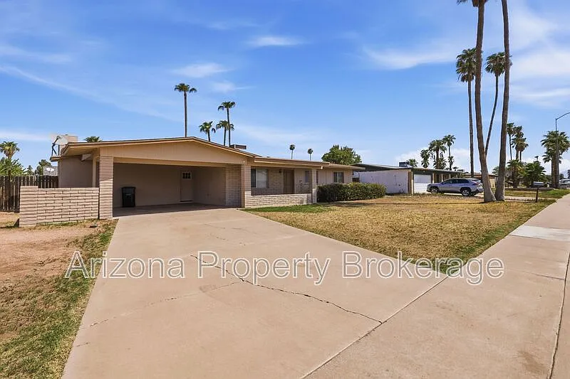 3 bed, 2.0 bath, 1584 sqft, $2,200 — Photo 3