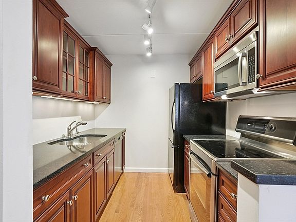 2nd image of 159 Main St APT 39A