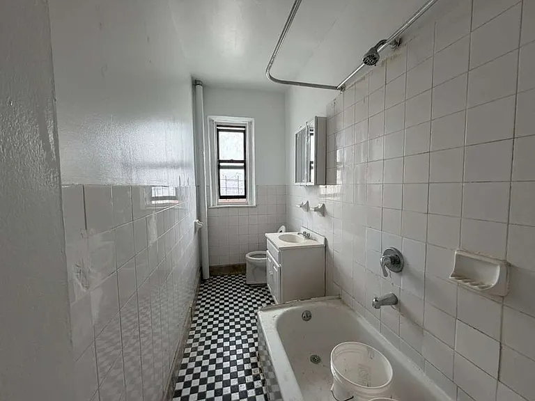 312 E 197th St #4D — Photo 10