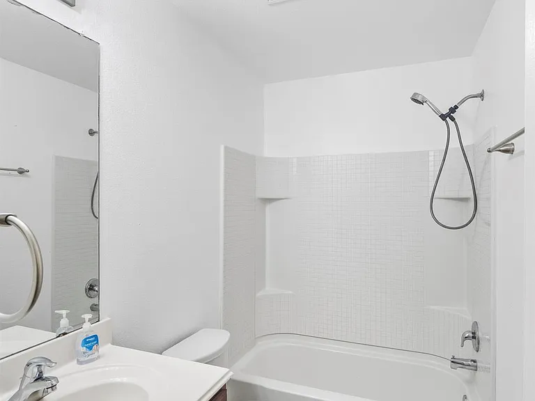 229 J E Brown Ln — Photo 12