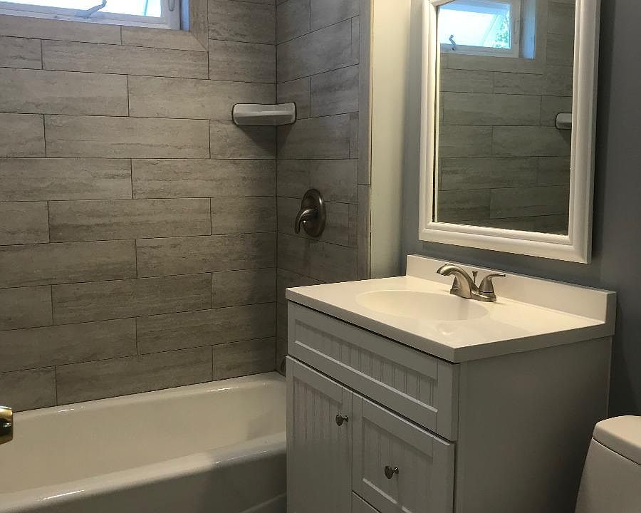 2nd image of 32 Willoughby St #1