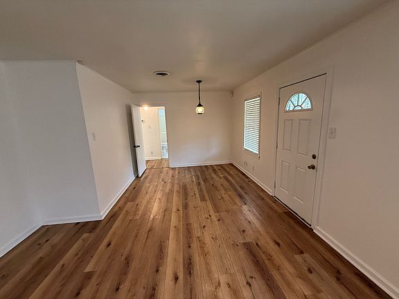 3rd image of 46 Russell Rd