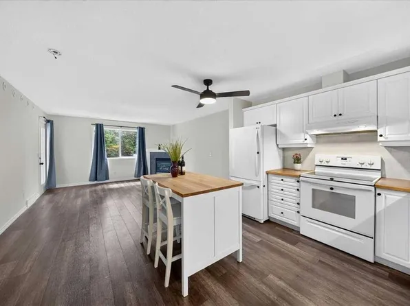 6148 Bowness Rd NW #202, Calgary, AB T3B 0E1
