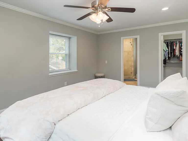 726 Thistlewood Dr — Photo 20