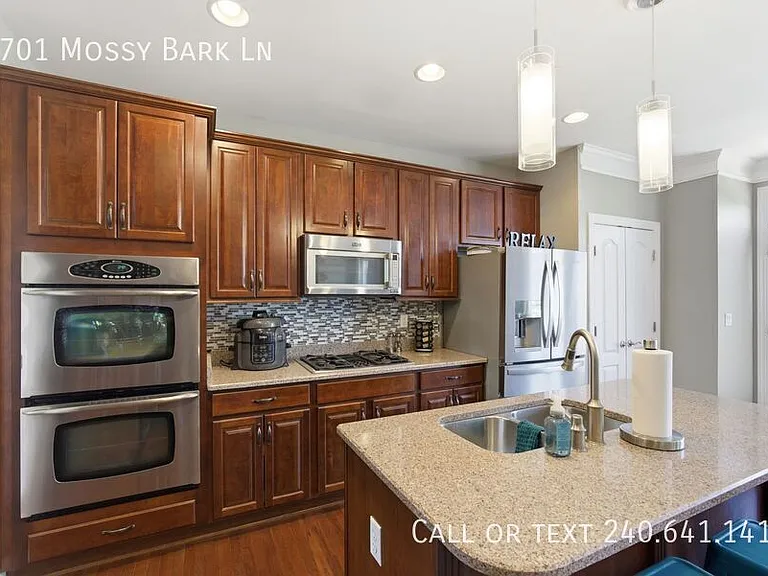 9701 Mossy Bark Ln — Photo 12