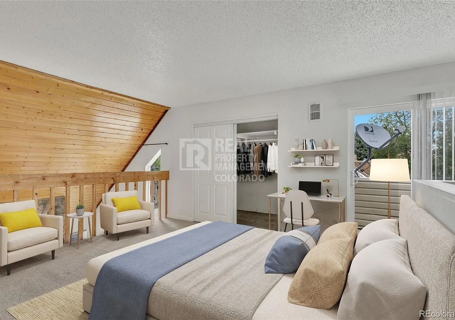 Spacious 2-Bedroom Condo with Loft in Heather Ridge — Photo 1