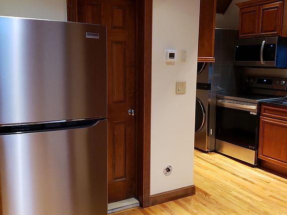 4th image of 45 E 25th St #2