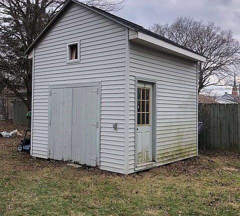 4th image of 38 Walker St