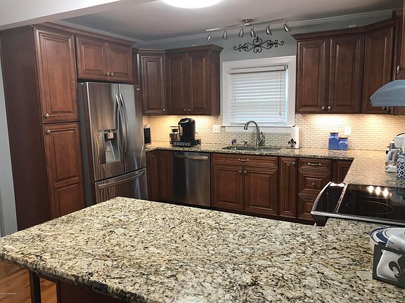 4th image of 3217 Robin Rd
