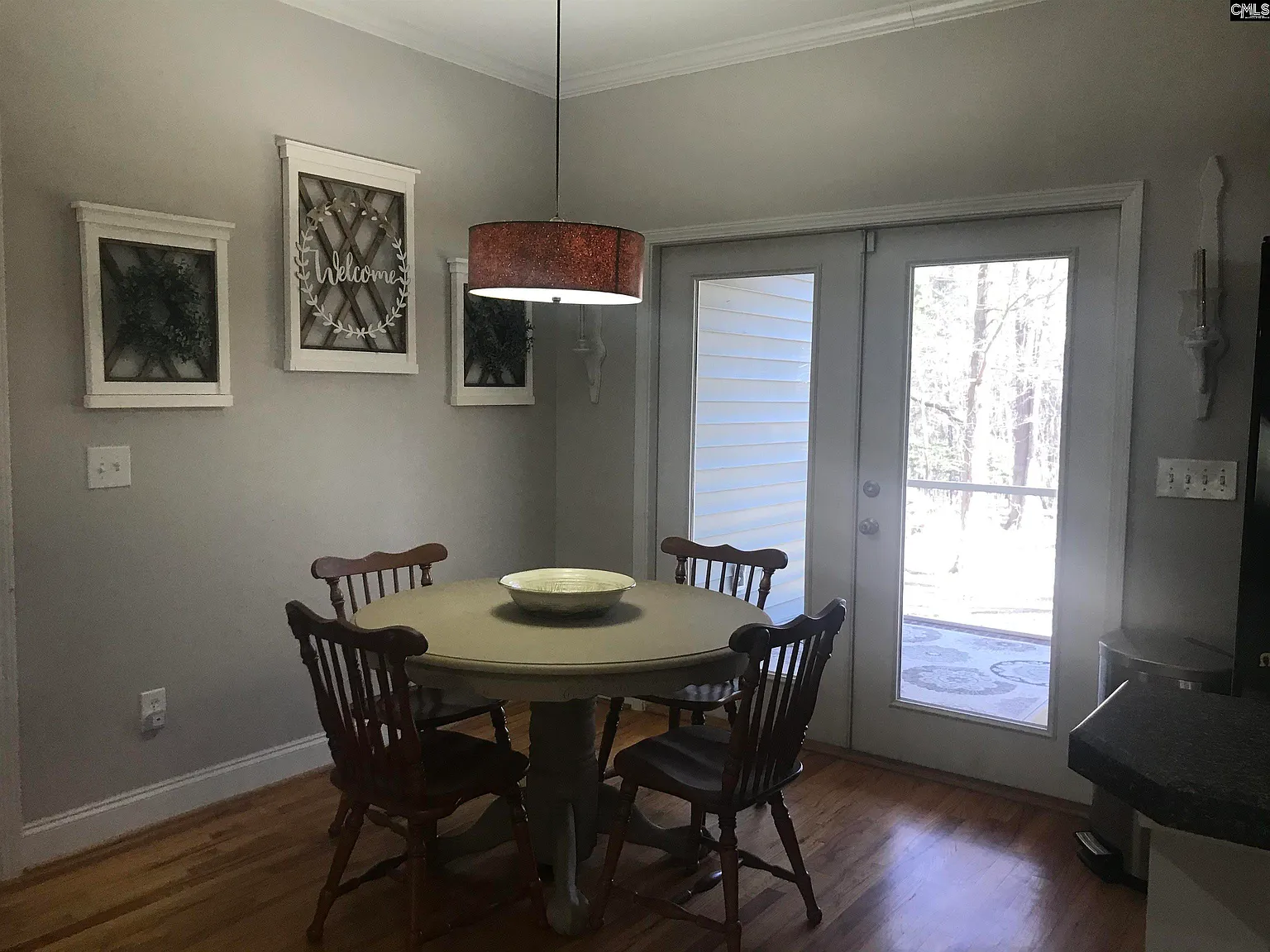 3 bed, 1400 sqft, $2,200 — Photo 4