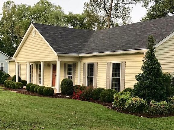 3rd image of 100 Oakwood Dr