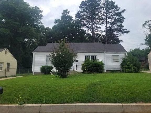3rd image of 3035 Washington Rd