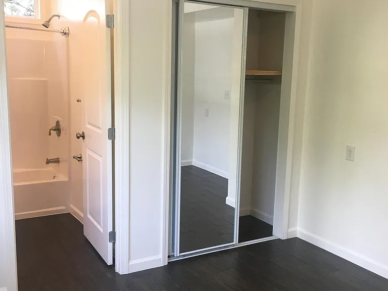 430 Ethel St NW — Photo 2