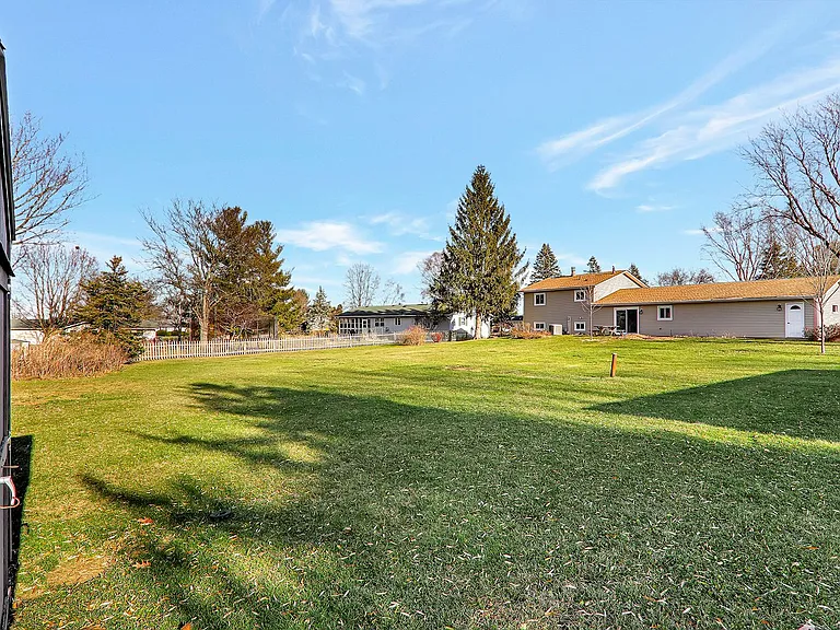 3789 Skyhigh Rd — Photo 30