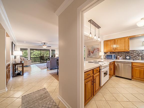 5th image of 200 Hamilton Oaks Dr APT L4
