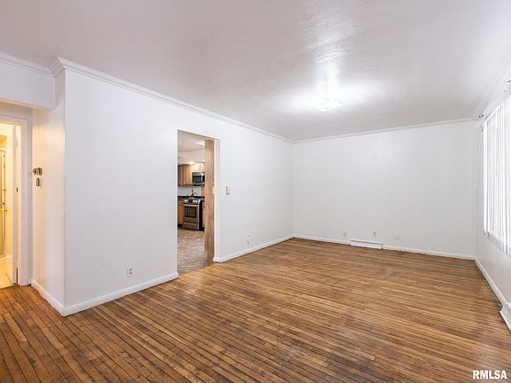 5th image of 2223 W Hudson St