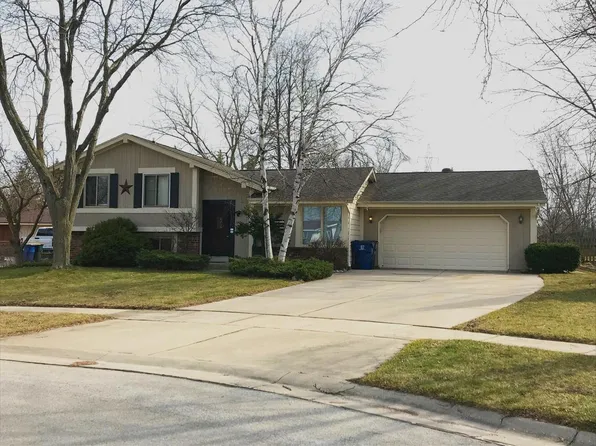 645 East Mackinac AVENUE, Oak Creek, WI 53154