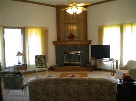 3rd image of 10801 N Robinhood Ln
