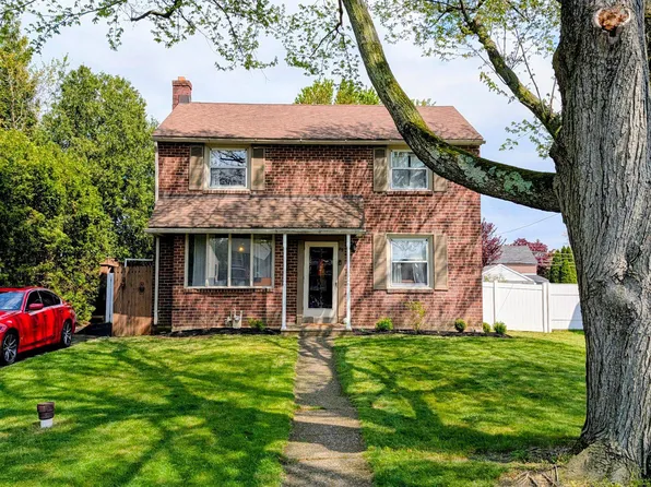 89 Worrell Dr, Springfield, PA 19064