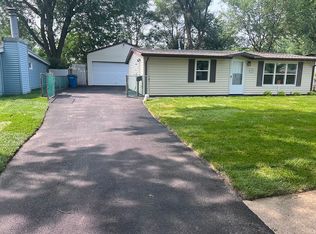 1422 Meadow Ln, Dyer, IN 46311