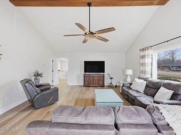 5th image of 157 Seymour Drive