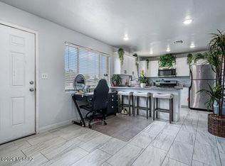 2225 S Hemlock Stra, Tucson, AZ 85713