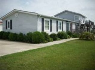 6022 6th St, Surf City, NC 28445