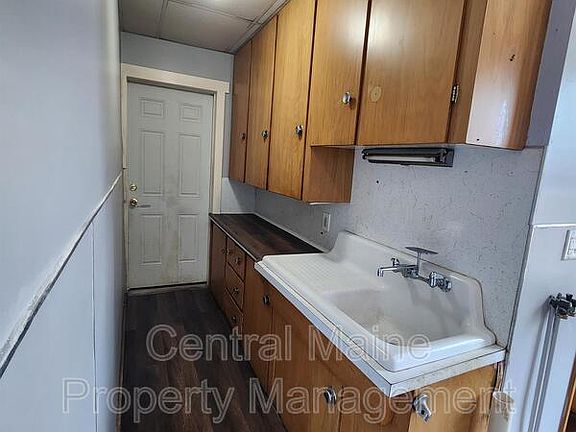 3rd image of 90 Ash St Unit 10