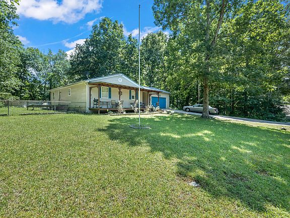 3rd image of 484 Sycamore Dr