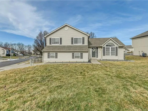 8716 N Paris Ave, Kansas City, MO 64153