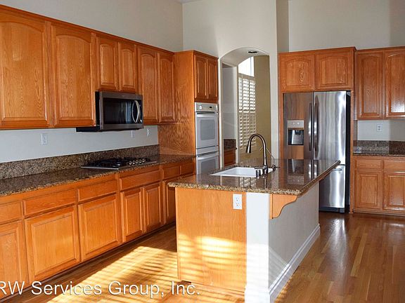 4th image of 664 Santa Clara Ct