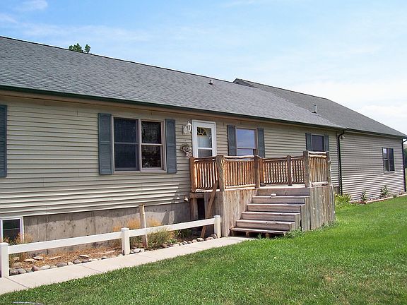 2nd image of 700 E Sunnyside Ln