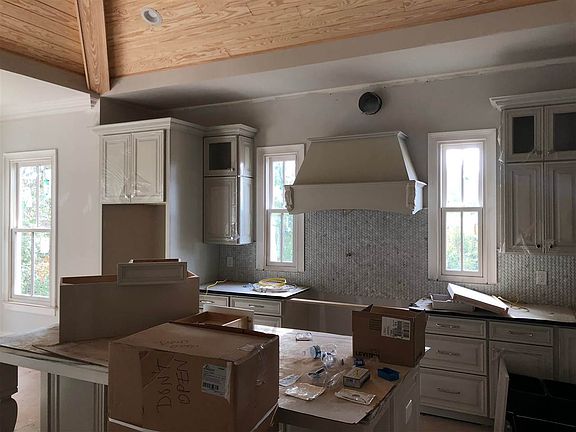 2nd image of 6 Old Stonebank Ln NW