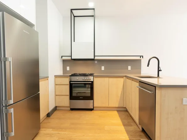 424 Arlington Avenue image 13 of 25