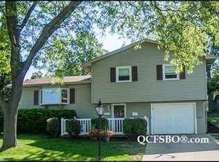2909 Sycamore Ter, Bettendorf, IA 52722